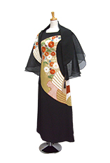 新婦のお母様に留袖を着物リメイクしたオーダーメイドの一点もの留袖ドレス（大阪・東京銀座・全国）