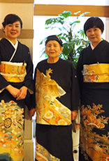 結婚式に参列のお祖母様に留袖を着物リメイクしたオーダーメイドの一点もの留袖ドレス（大阪・東京銀座・全国）