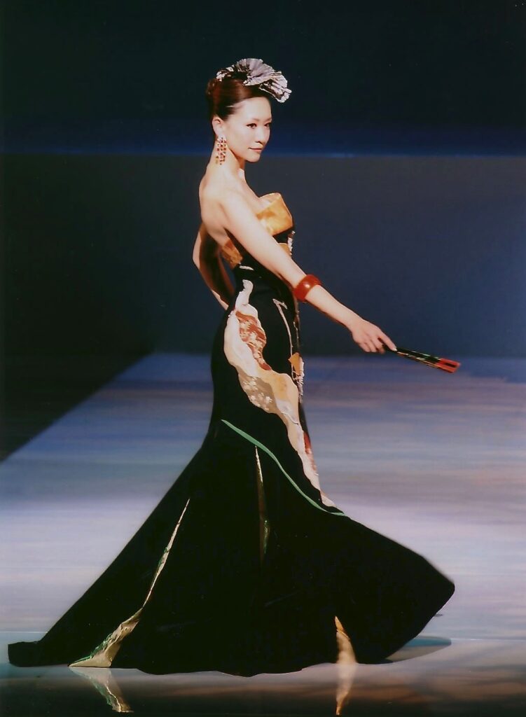 留袖からパーティードレスやステージ衣装、フォーマルドレスなどの着物ドレスを制作