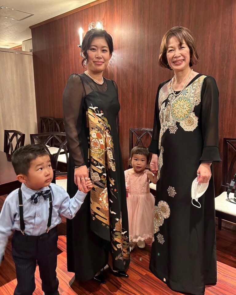 結婚式の新郎新婦の母親衣装にふさわしい上品で格式高い留袖ドレス（レンタル・販売／大阪・東京銀座）