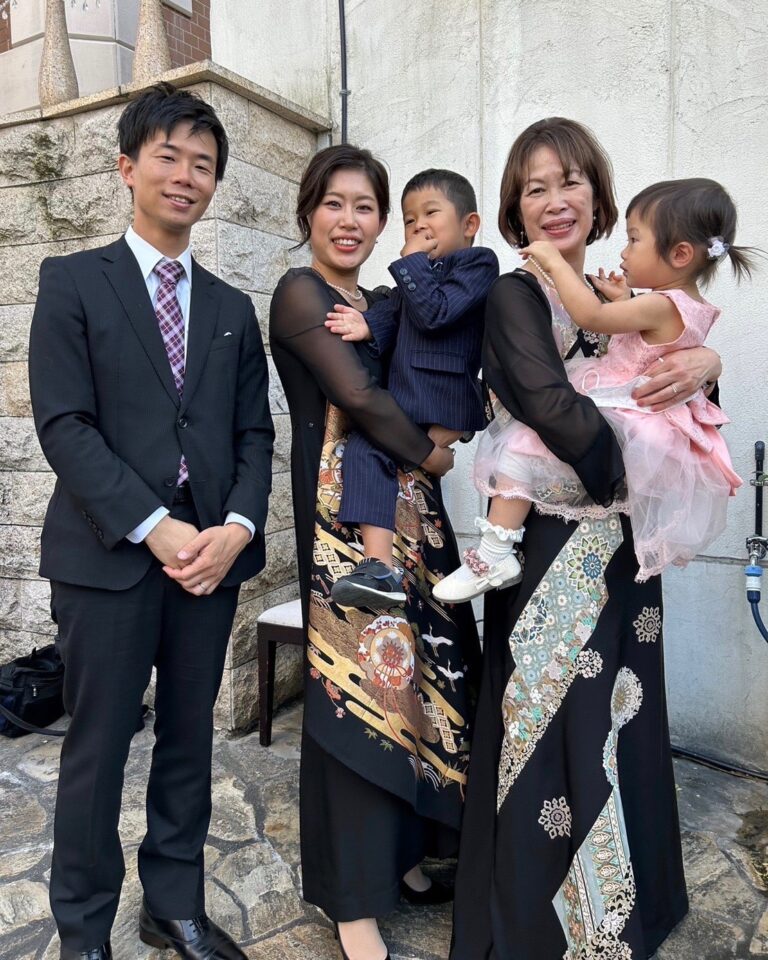 結婚式の新郎新婦の母親衣装にふさわしい上品で格式高い留袖ドレス（レンタル・販売／大阪・東京銀座）