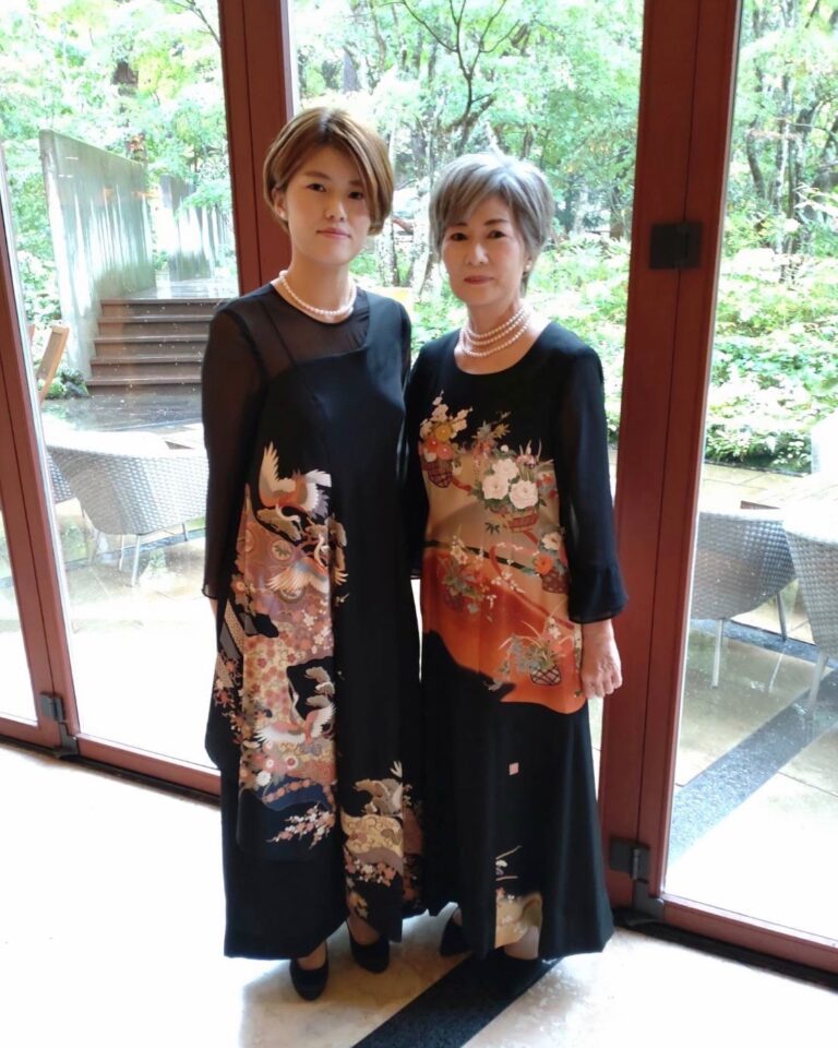 結婚式の新郎新婦の母親衣装にふさわしい上品で格式高い留袖ドレス（レンタル・販売／大阪・東京銀座）