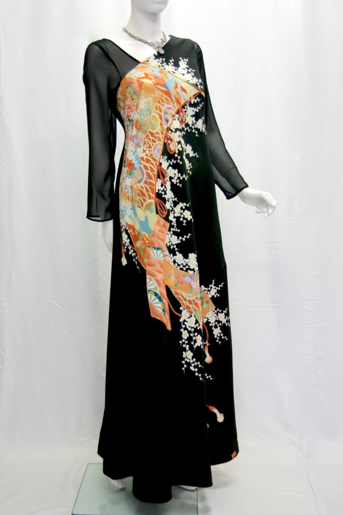 結婚式の新郎新婦の母親衣装にふさわしい上品で格式高い留袖ドレス（レンタル・販売／大阪・東京銀座）