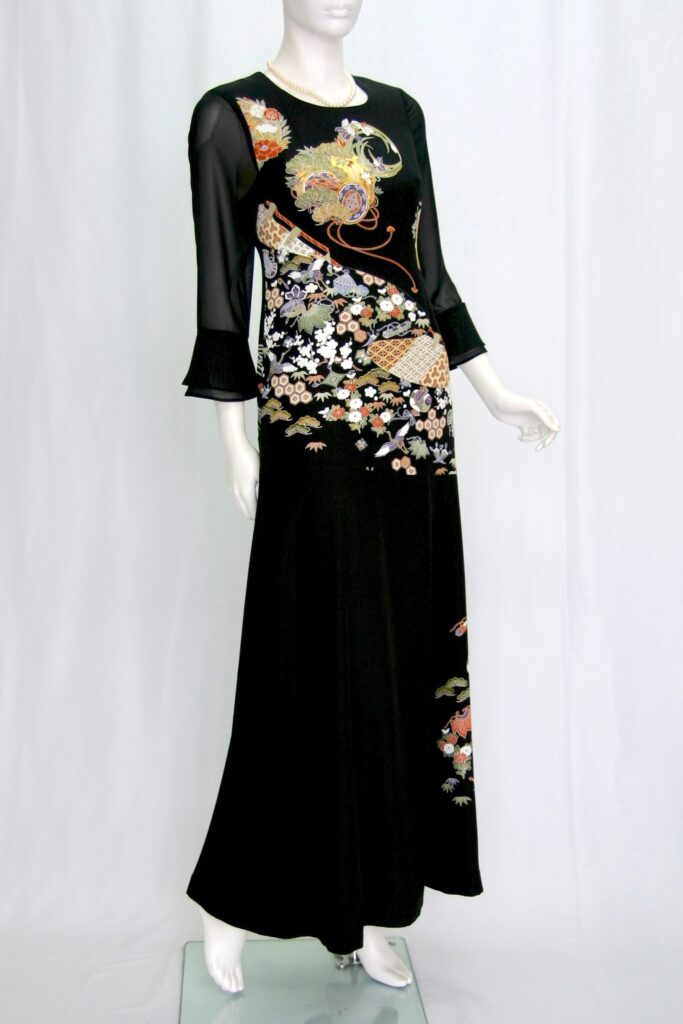 結婚式の新郎新婦の母親衣装にふさわしい上品で格式高い留袖ドレス（レンタル・販売／大阪・東京銀座）