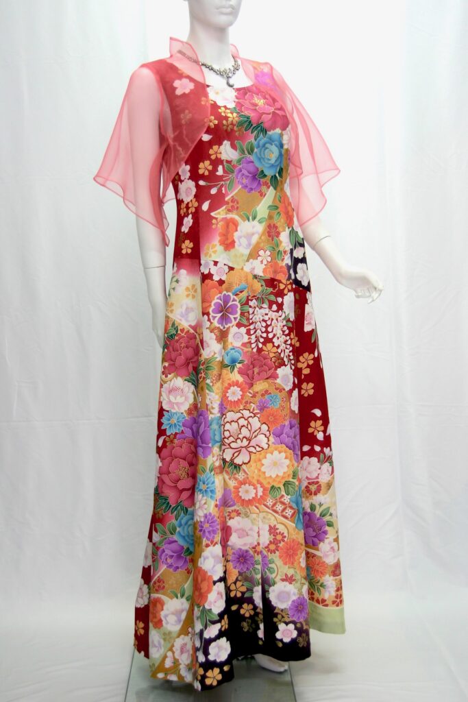 パーティードレスや卒業式のドレスコードに新品の振袖地を使用した着物ドレス