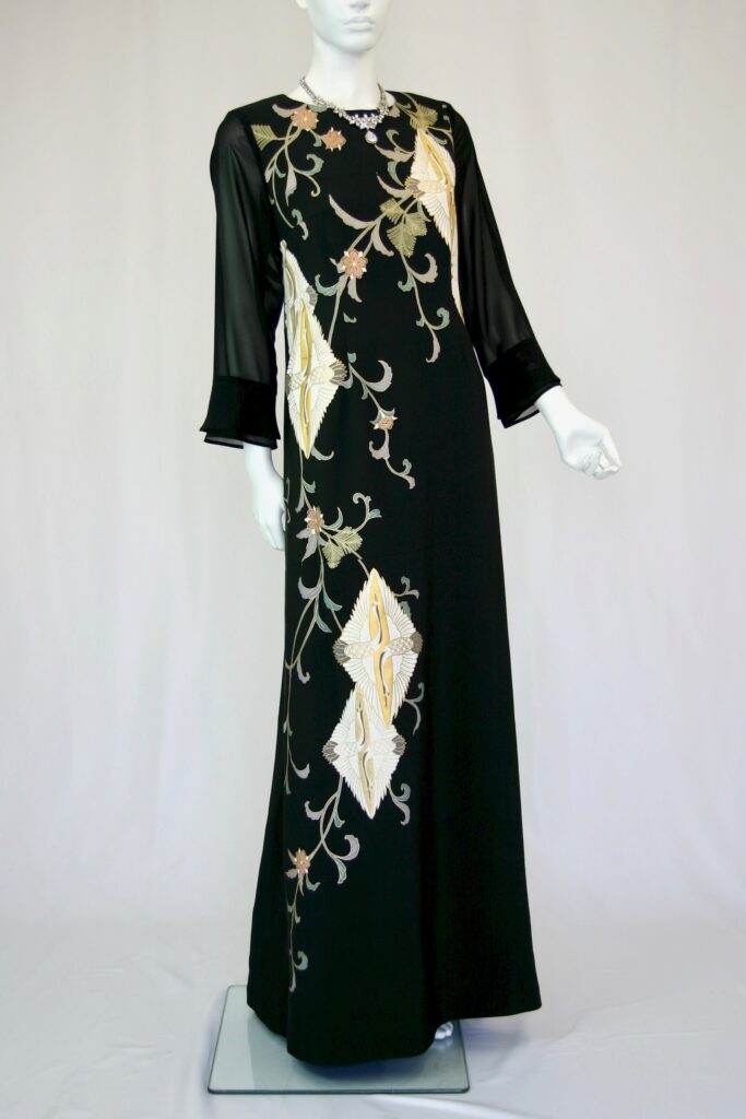 結婚式の新郎新婦の母親衣装にふさわしい上品で格式高い留袖ドレス（レンタル・販売／大阪・東京銀座）