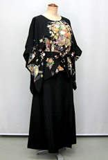 新郎新婦のお母様に新品の留袖地を使用した格式高い留袖ドレスをレンタル