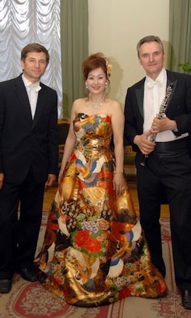 ステージ衣装に打掛からオーダーメイドの着物ドレス