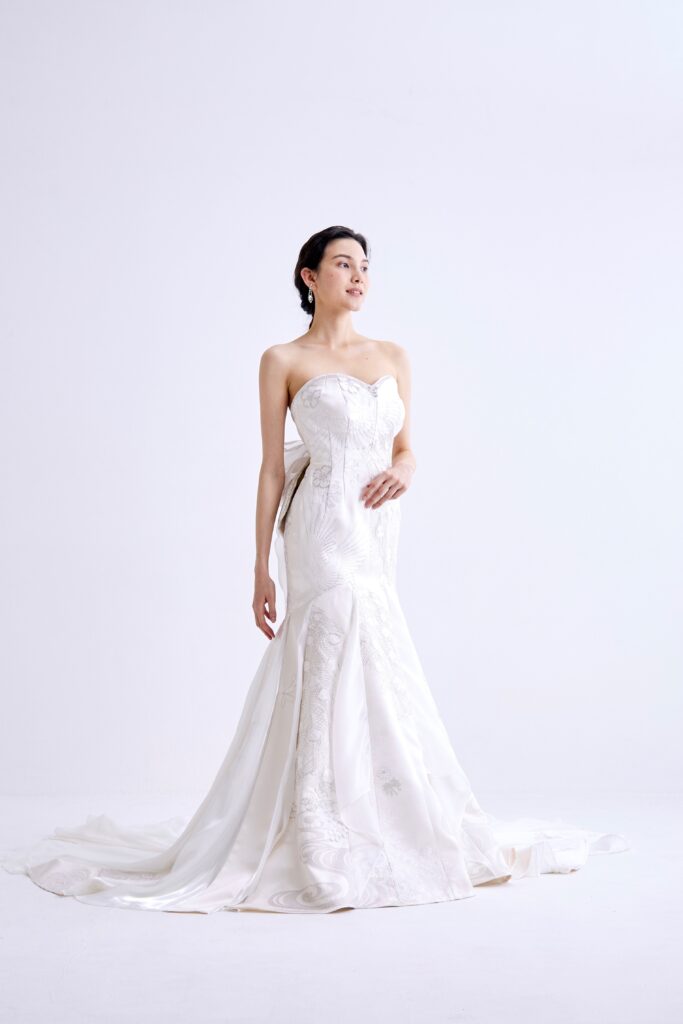 打掛白無垢を使用した着物ドレスのウエディングドレスをレンタル