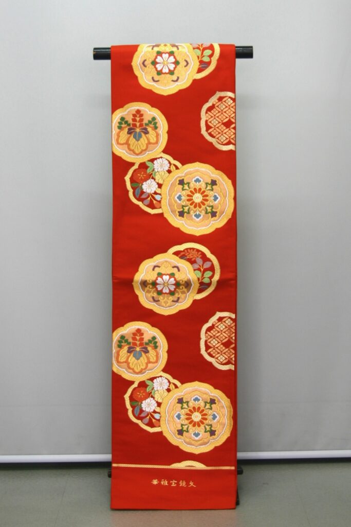 ウエディングドレスに振袖と帯を着物リメイクしたオーダーメイドの一点もの着物ドレス