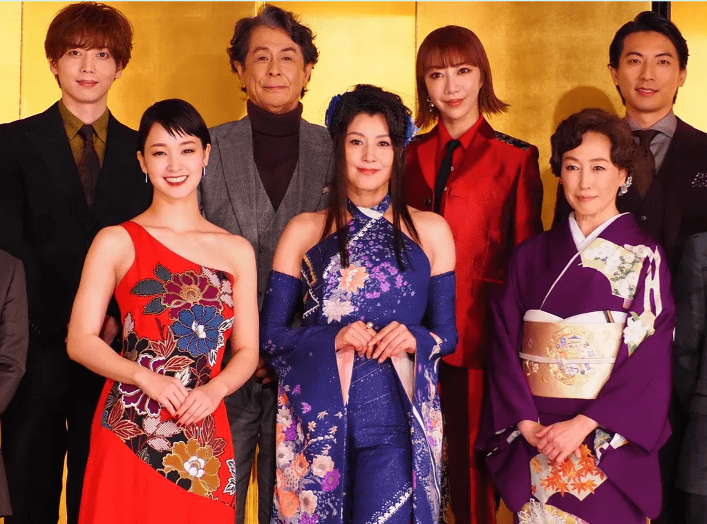 メディアでの着用にパーティードレスや卒業式のドレスコードに新品の振袖地を使用した剛力彩芽さんご着用着物ドレス